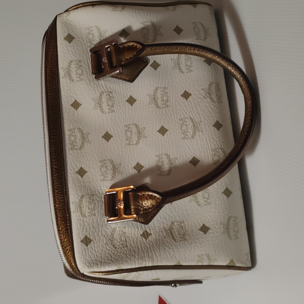 MCM White and Gold Handbag - Picture 2 of 9